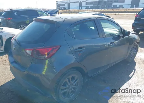 2020 Toyota Yaris Le z USA, uszkodzony, nr VIN 3MYDLBJV4LY707418
